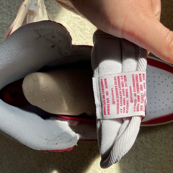 Air Jordan 1 Retro High OG Women's Shoes
Style: DJ4891-061 - Picture 6 of 8